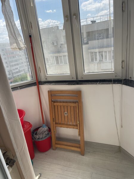 Mihai Bravu, Restaurant Macedonia,