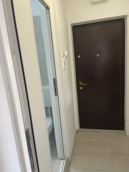 Mihai Bravu, Restaurant Macedonia,